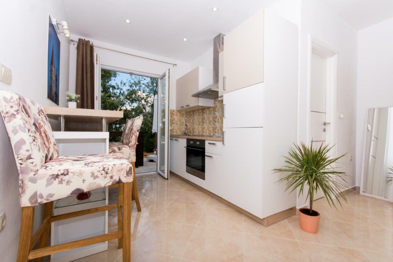 Apartment Sandra Trogir Exterior foto