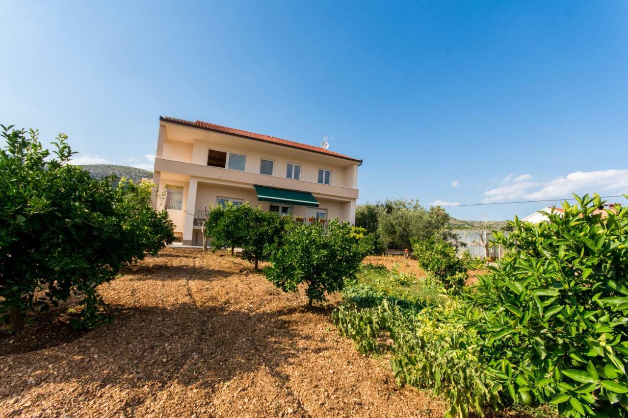 Apartment Sandra Trogir Exterior foto